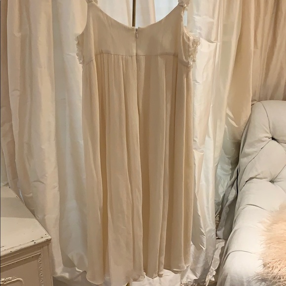 Dress - Picture 6 of 8